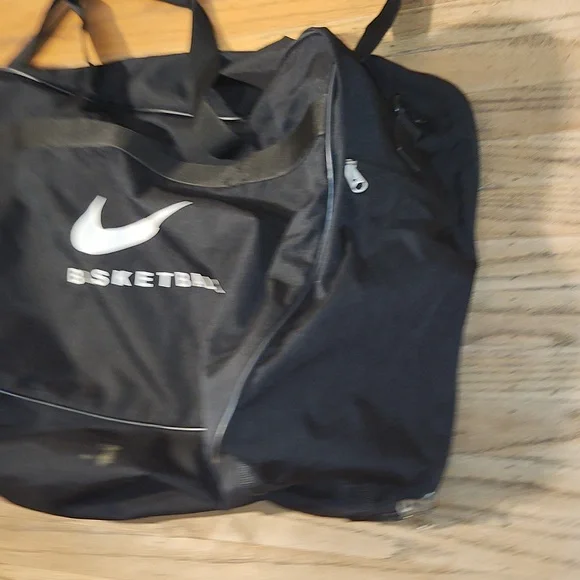 Nike Black Men's Large Basketball Sports Bag - Picture 5 of 11